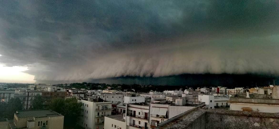 Komoly károkat hagyott maga után a vihar Észak-Olaszországban!(képek és videó) 7
