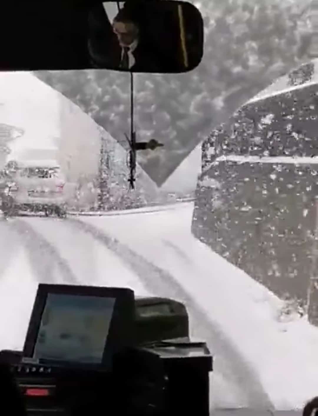 Intenzív nagypelyhes havazás szomszédunknál!(Videó) 2