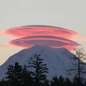 Altocumulus lenticularis (Ac len)