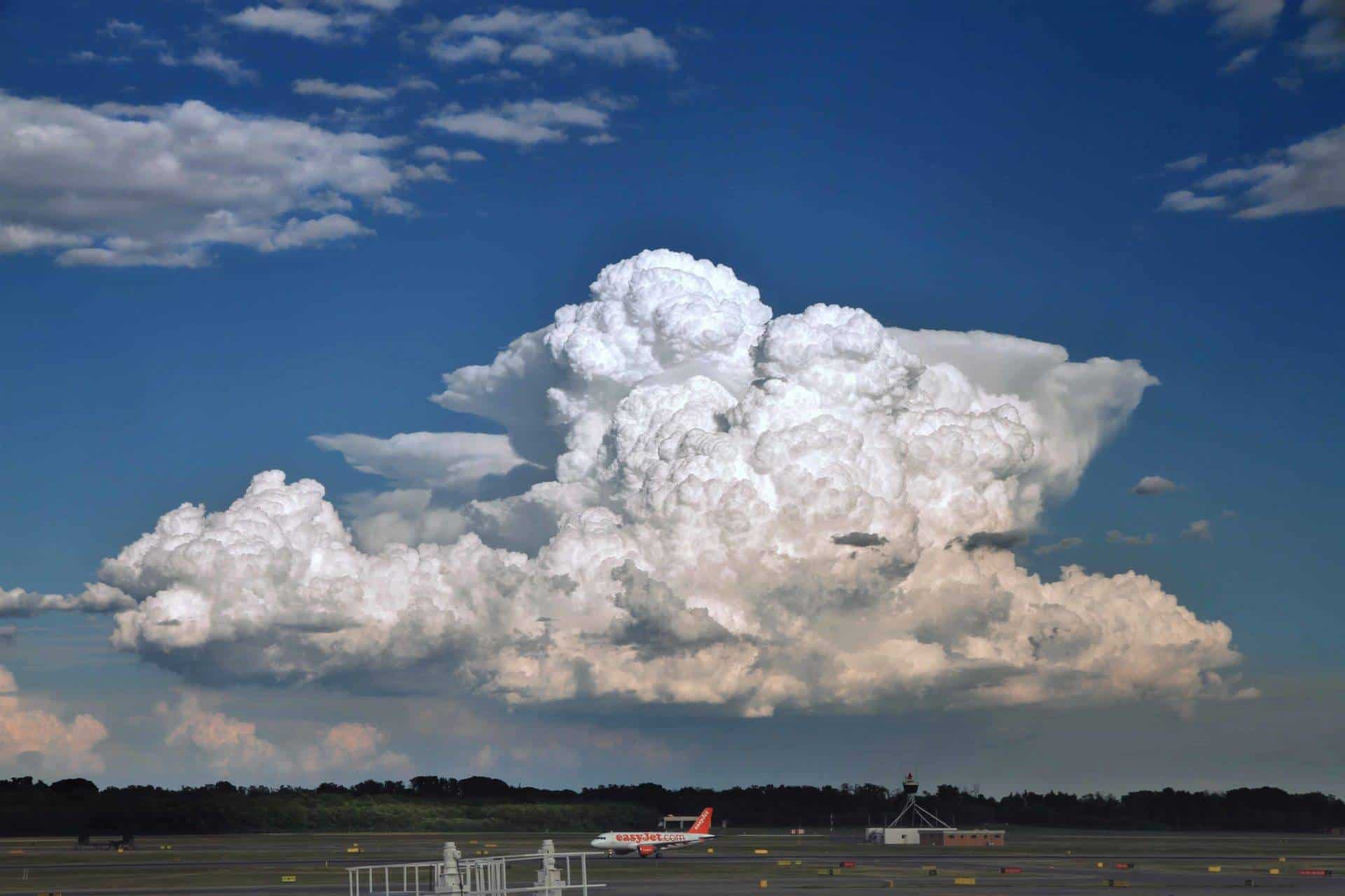 Cumulonimbus calvus (Cb cal)