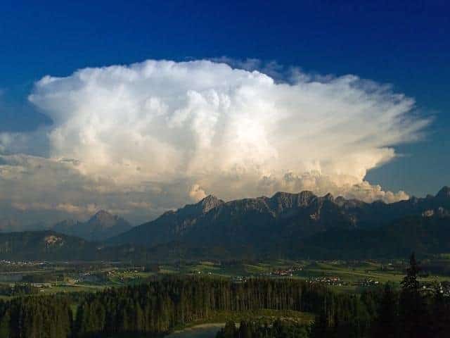 Cumulonimbus capillatus (Cb cap)