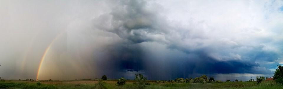 Cumulonimbus praecipitatio (Cb pra)