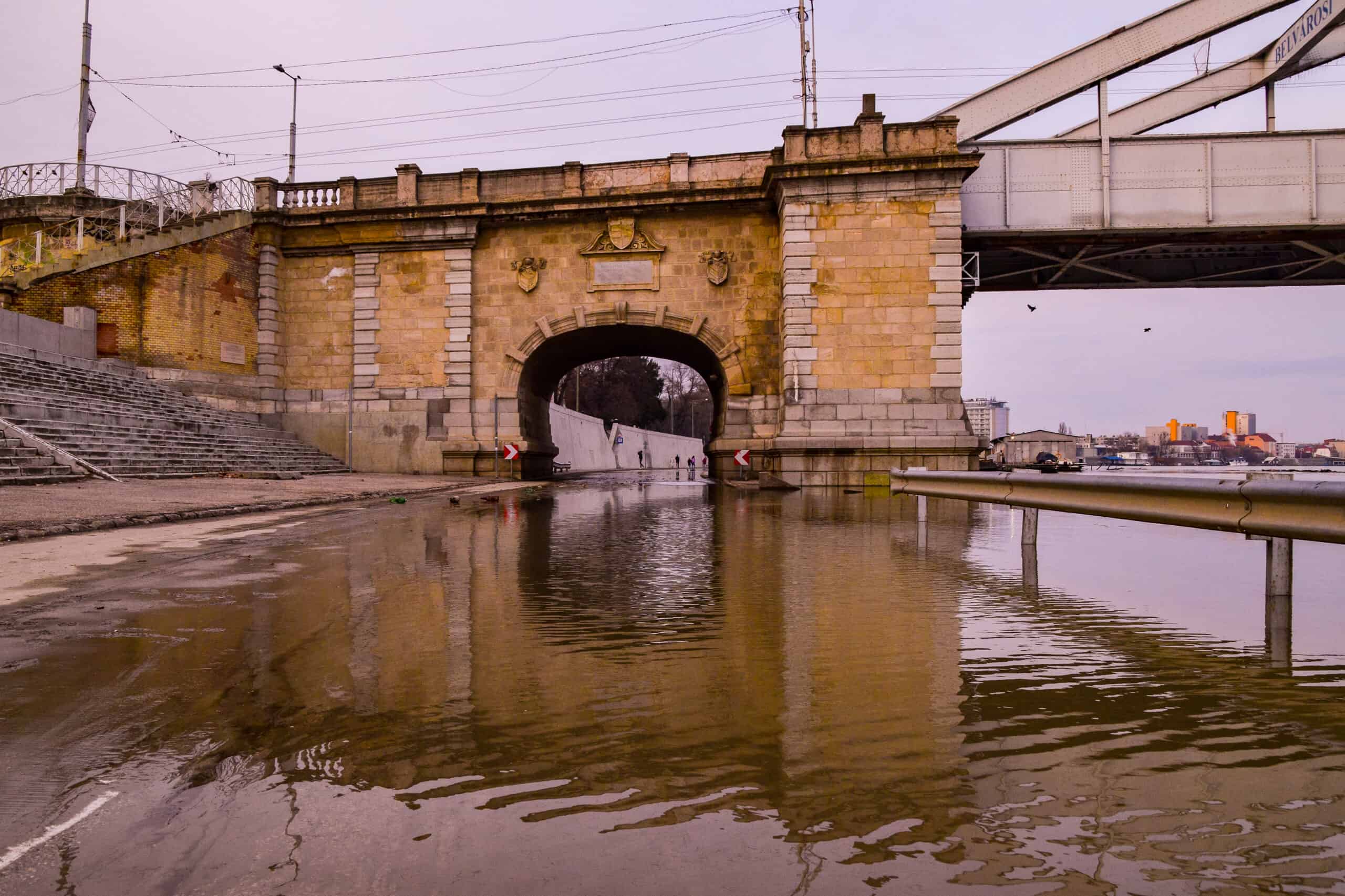 Árad a Tisza, szeged II.fokú készültség