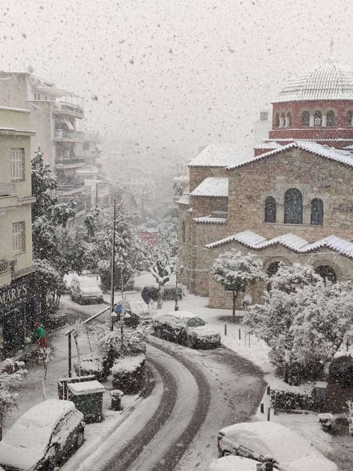 Képek: ezrek ragadtak a hóban, megbénult Görögország! 2
