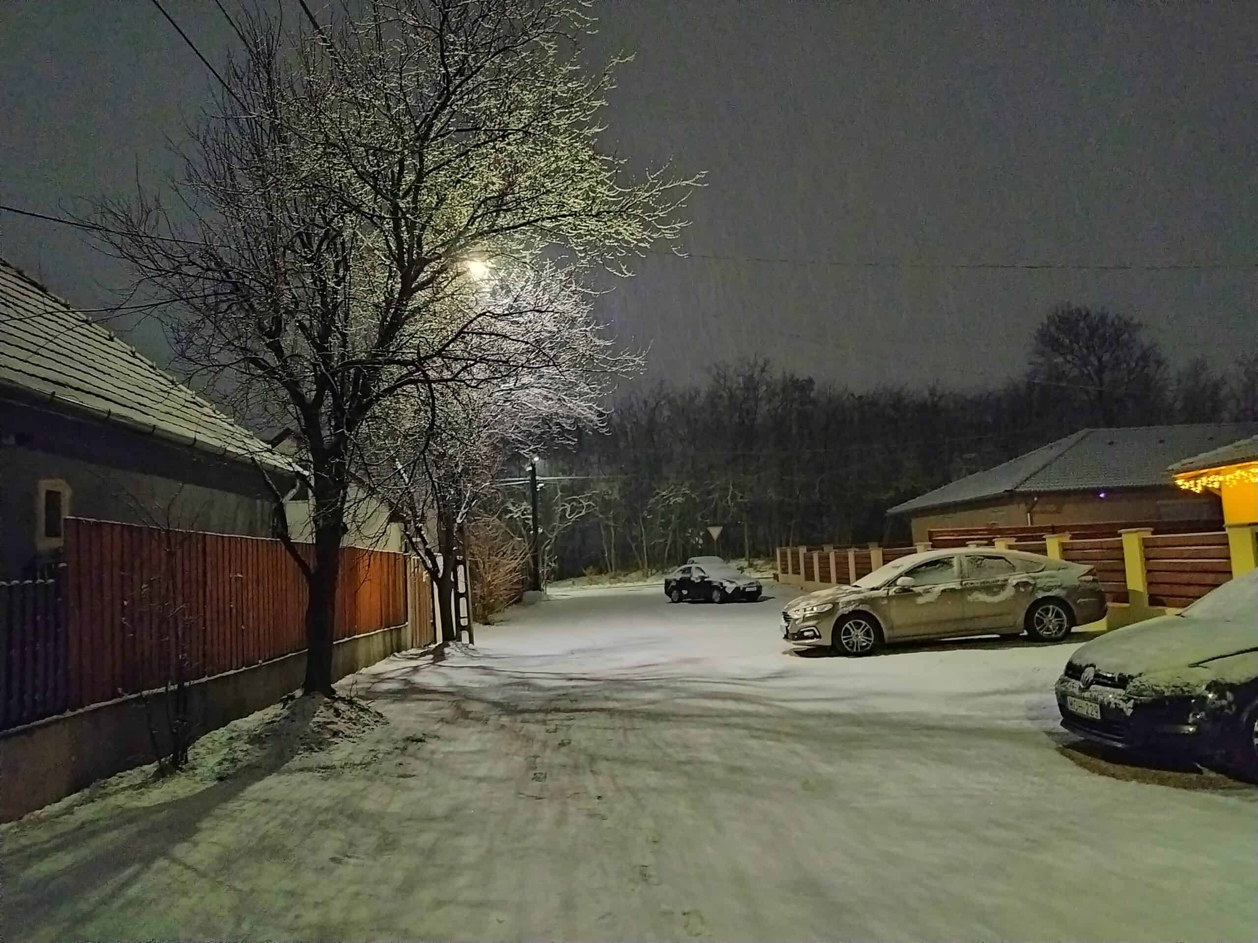 Szakadó havat hozott az éjjel többfelé, Szigethalom is szépen kifehéredett! 5