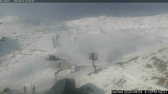 Erős havazás van az Olasz Alpokban
