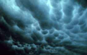 Cumulonimbus mamma (Cb mam)